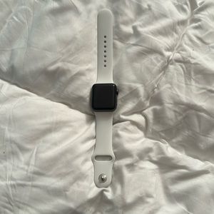 Apple Watch Series 3 38mm GPS - Space Gray - white Sport Band